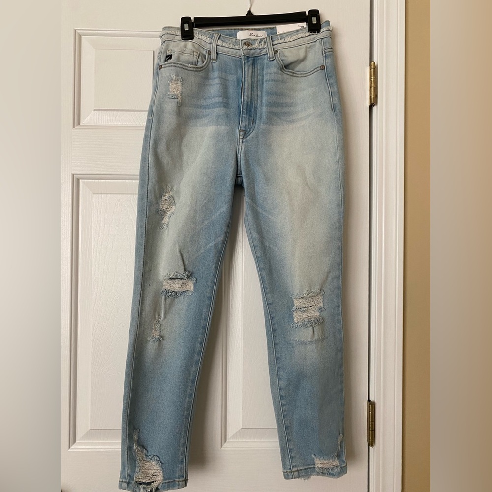 KanCan jeans. Size 9/28, Light wash, High rise, Ankle skinny. Never worn.